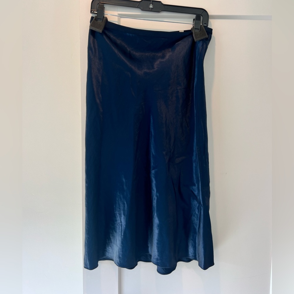 Vince navy slip skirt size xs